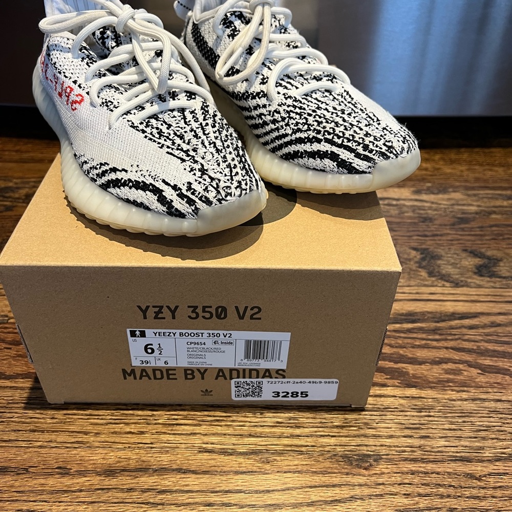 Adidas Yeezy Boost 350 V2